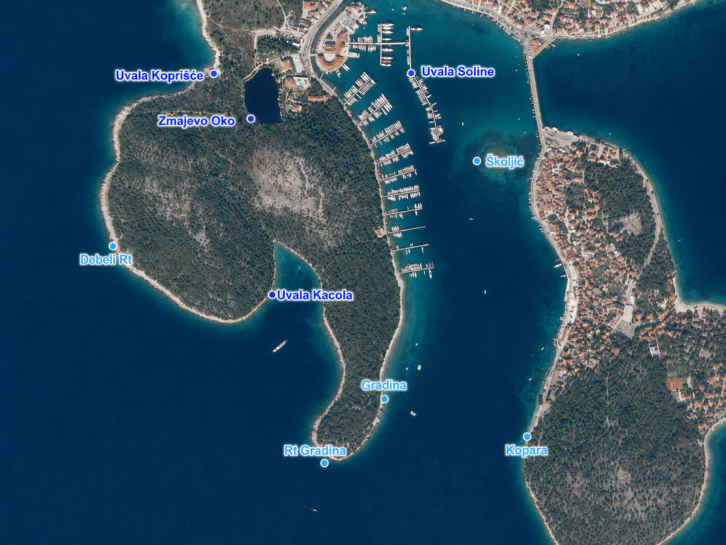 Kartografski prikaz odabranih obalnih i otočnih geografskih imena na području Rogoznice u Registru geografskih imena.